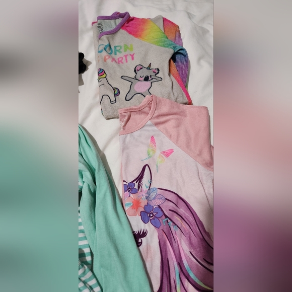 Girl's lot (Columbia) sweater included - Picture 7 of 7